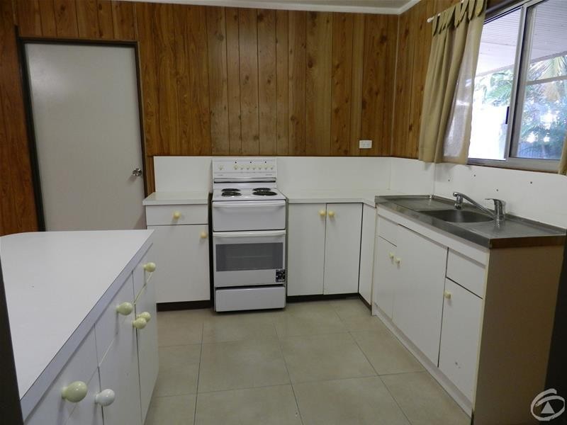 3 Crescent Street, Armstrong Beach QLD 4737