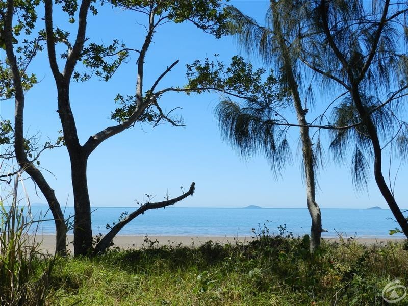 3 Crescent Street, Armstrong Beach QLD 4737