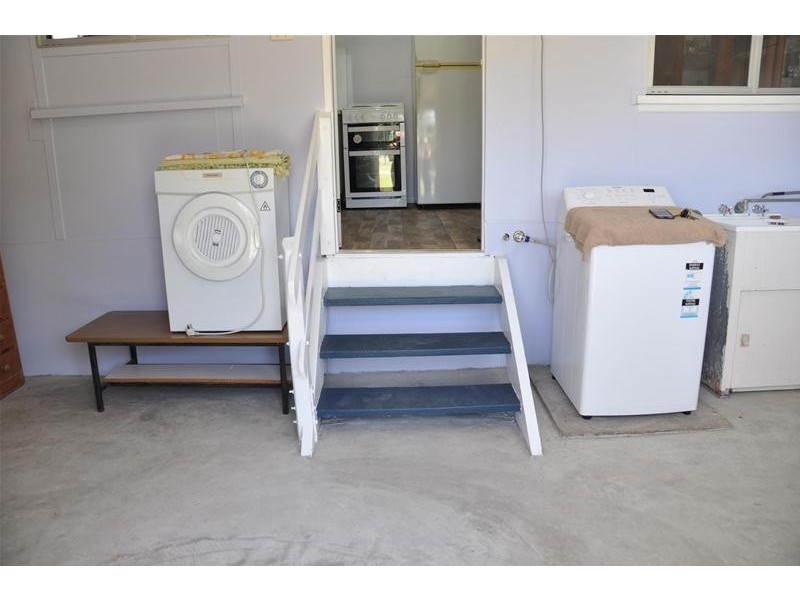 17 Brewers Road, Sarina QLD 4737