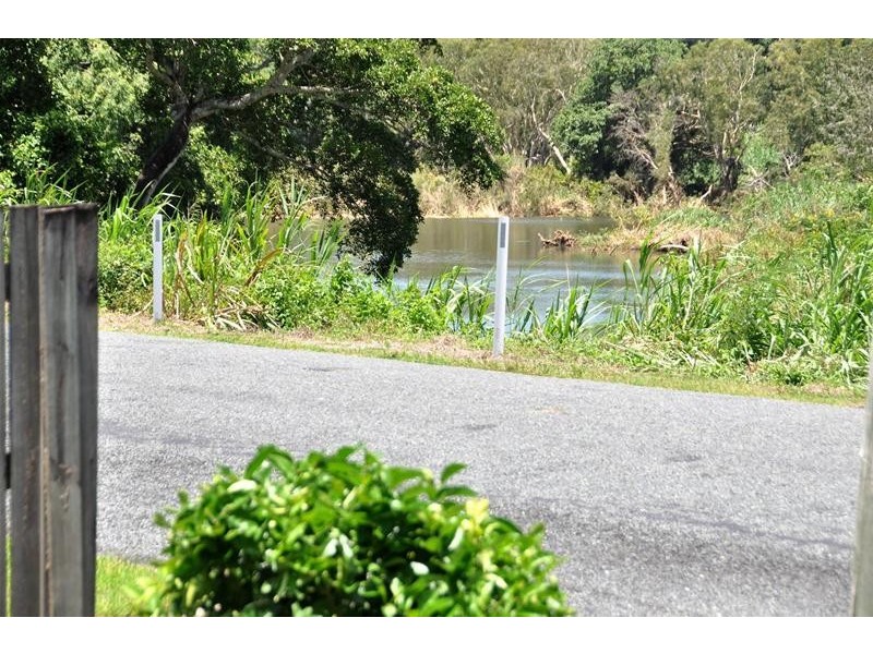 17 Brewers Road, Sarina QLD 4737