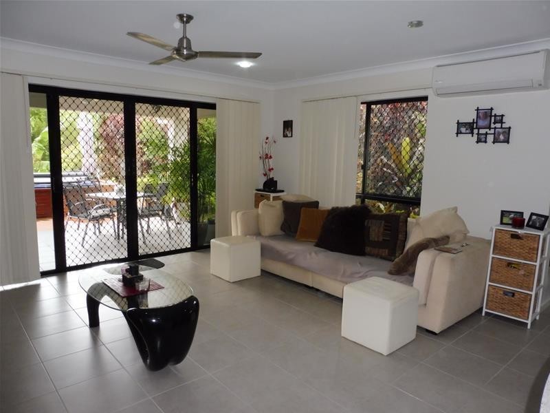 21 Village Circuit, Eimeo QLD 4740