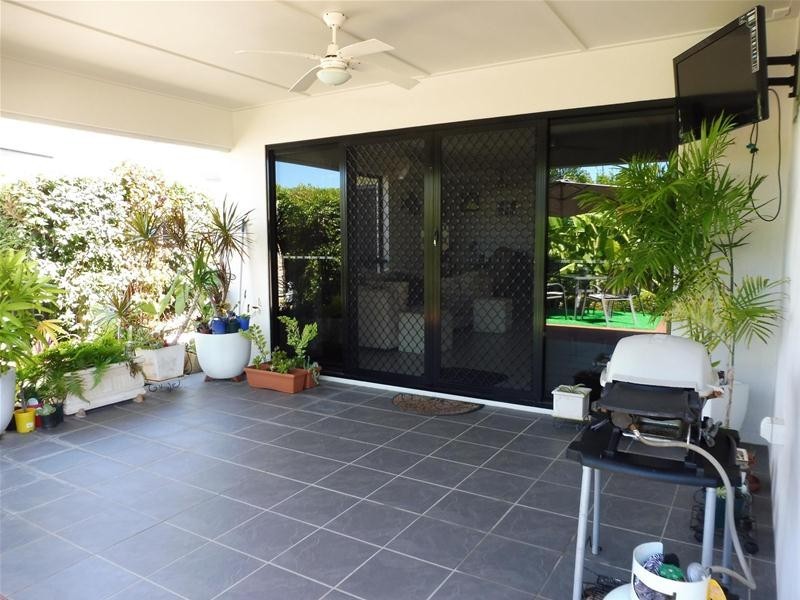 21 Village Circuit, Eimeo QLD 4740