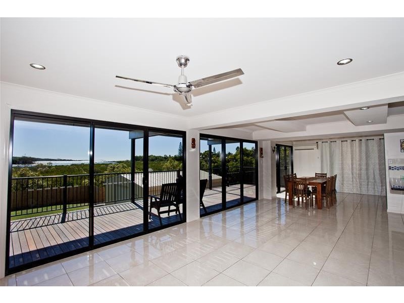 12 Morris Street, Campwin Beach QLD 4737