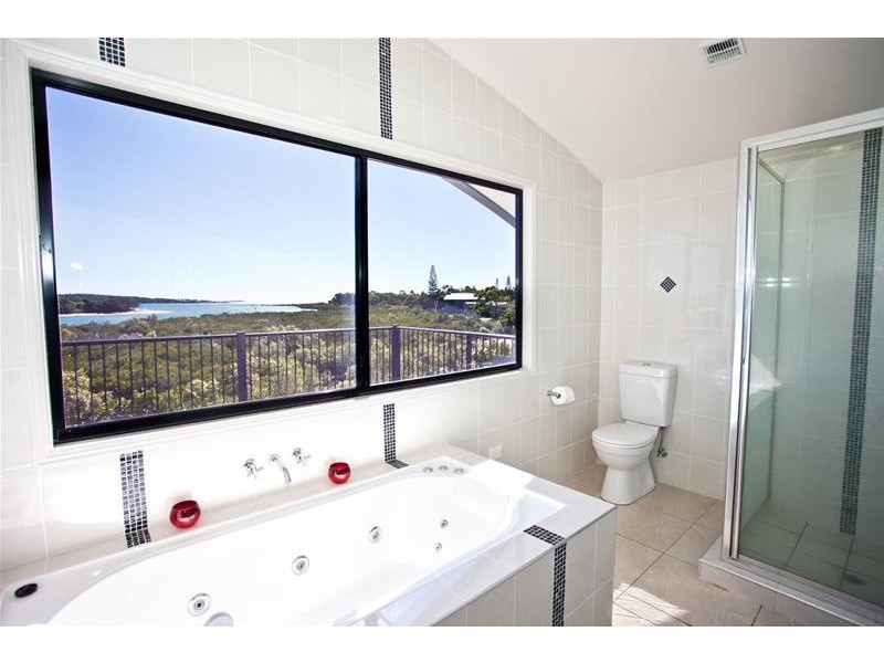 12 Morris Street, Campwin Beach QLD 4737