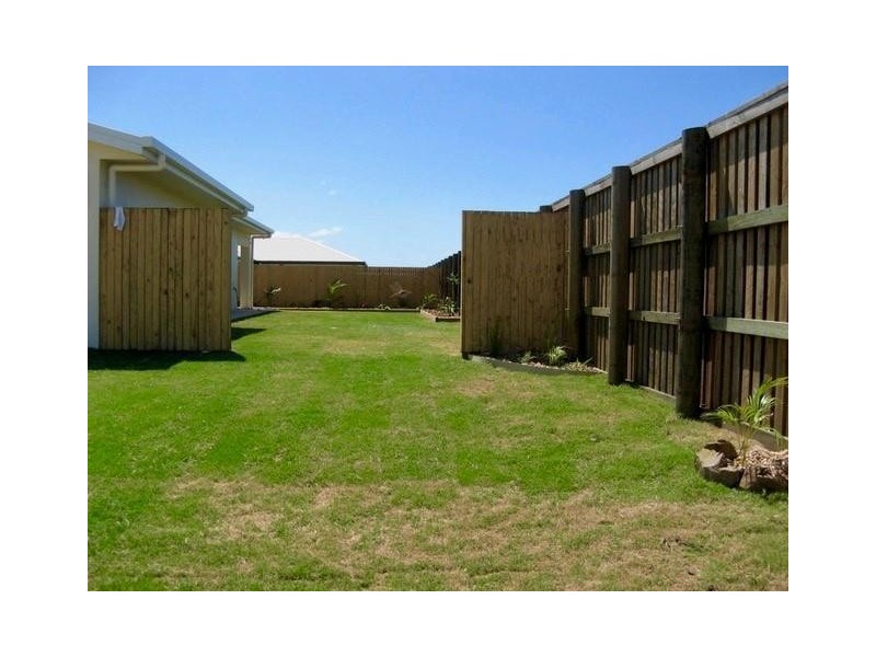 7 Sidon Court, Ooralea QLD 4740