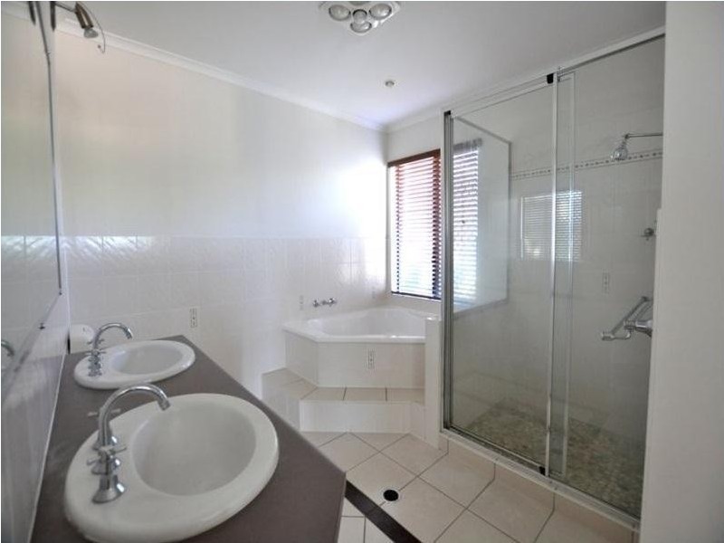 28 Sailaway Drive, Eimeo QLD 4740