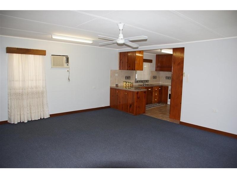 33 West Street, Sarina QLD 4737