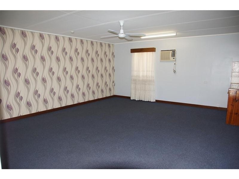 33 West Street, Sarina QLD 4737