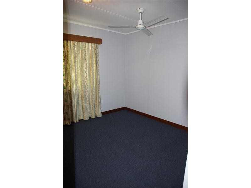 33 West Street, Sarina QLD 4737