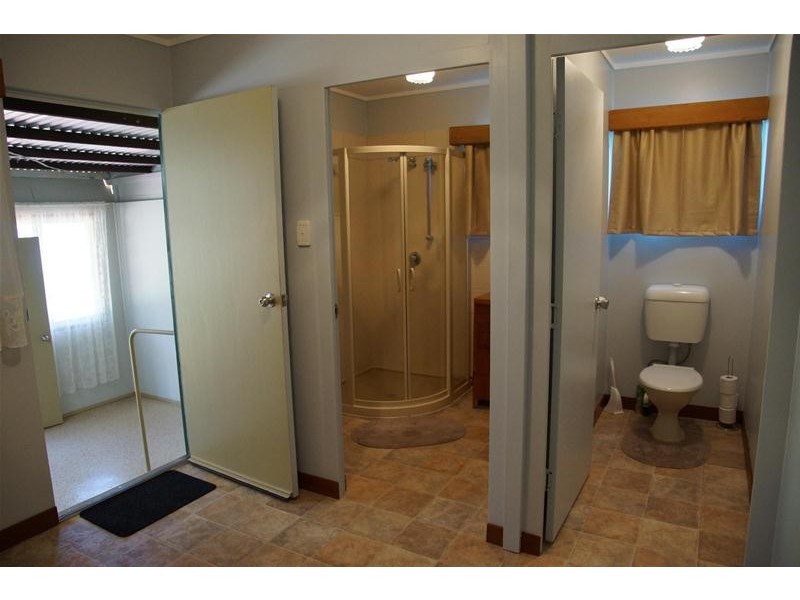 33 West Street, Sarina QLD 4737