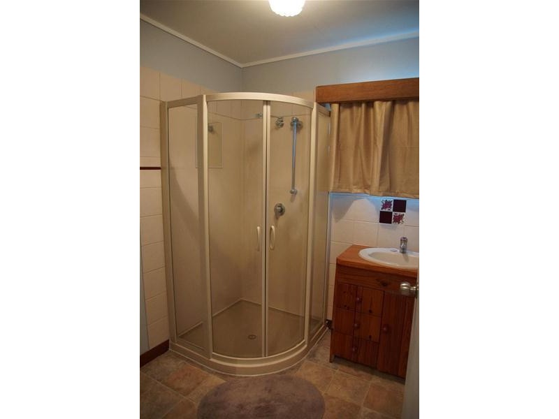 33 West Street, Sarina QLD 4737