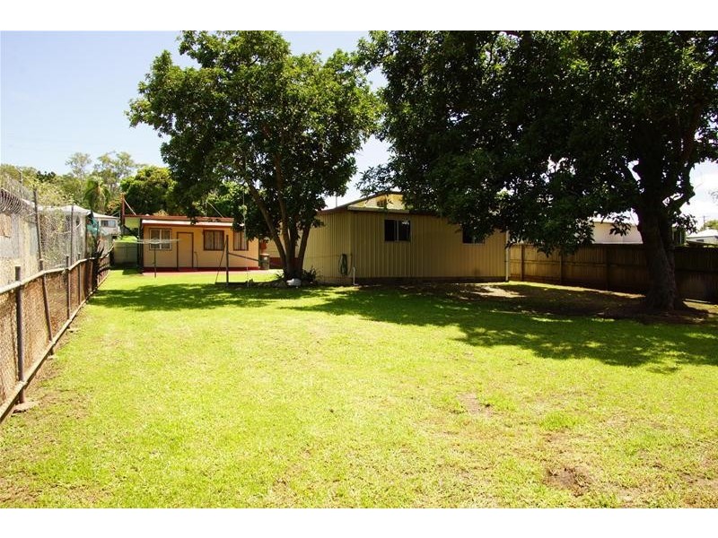 33 West Street, Sarina QLD 4737