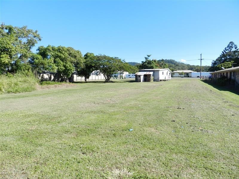 102 Broad Street, Sarina QLD 4737