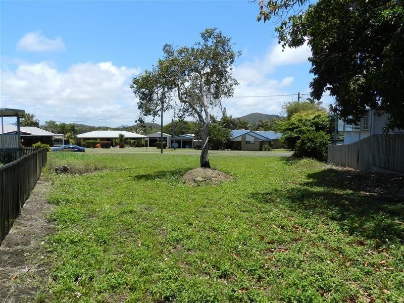 21 Cooper Avenue, Campwin Beach QLD 4737