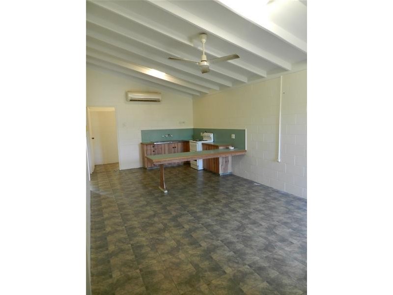 2/47 Owen Jenkins Drive, Sarina Beach QLD 4737