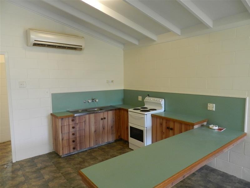 2/47 Owen Jenkins Drive, Sarina Beach QLD 4737