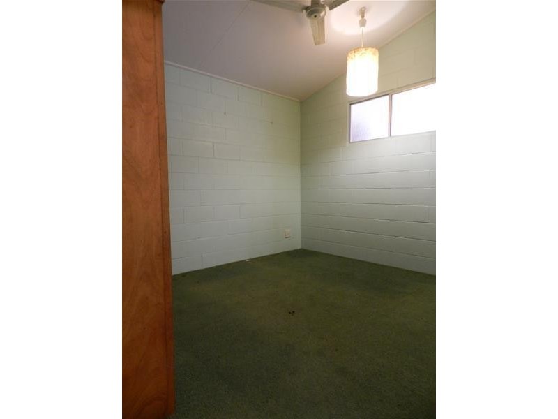 2/47 Owen Jenkins Drive, Sarina Beach QLD 4737