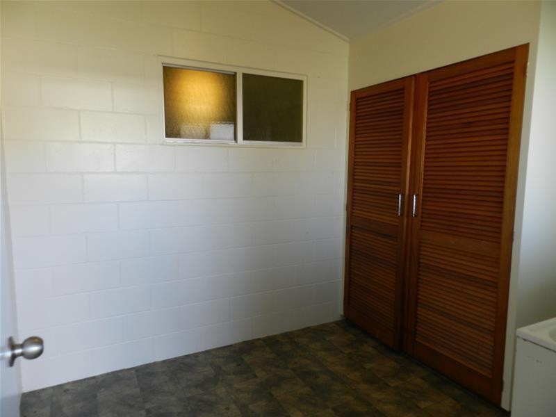 2/47 Owen Jenkins Drive, Sarina Beach QLD 4737