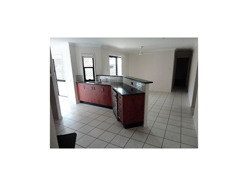 4 Egan Court, Blacks Beach QLD 4740