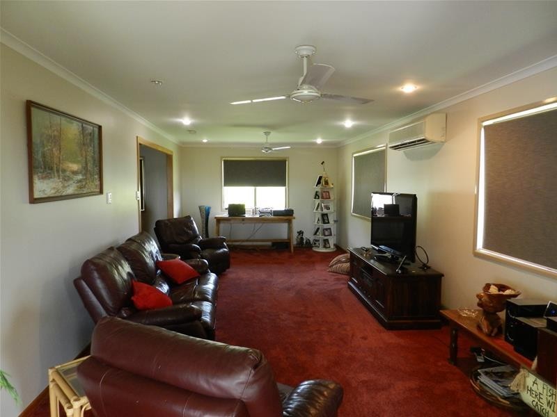 386 West Plane Creek Road, Sarina QLD 4737