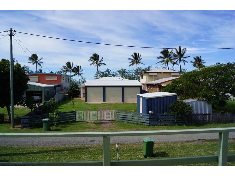 25 Zelma Street, Grasstree Beach QLD 4740