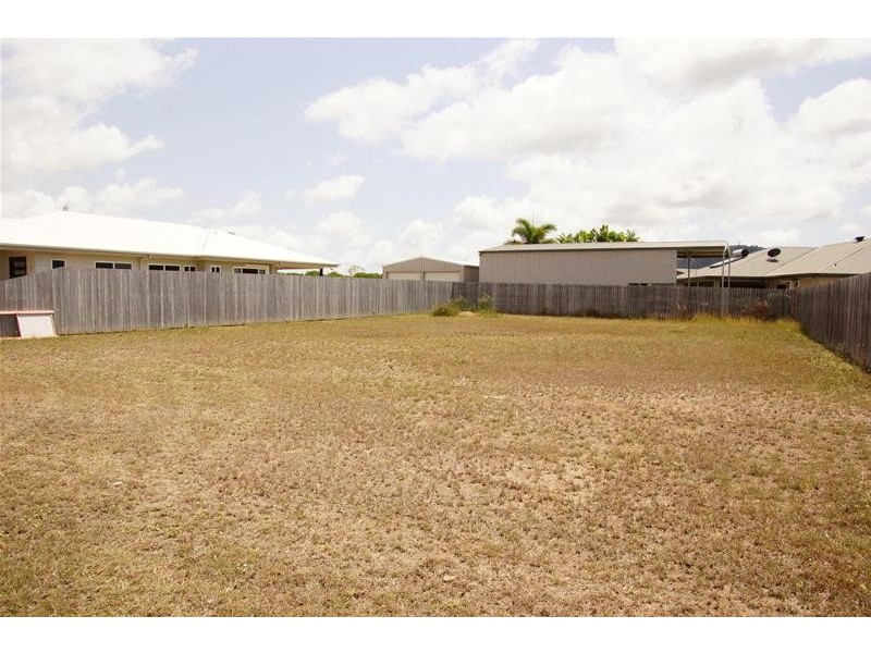 4 Hook Court, Sarina QLD 4737