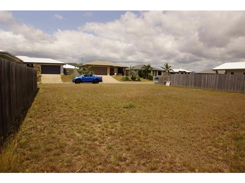 4 Hook Court, Sarina QLD 4737