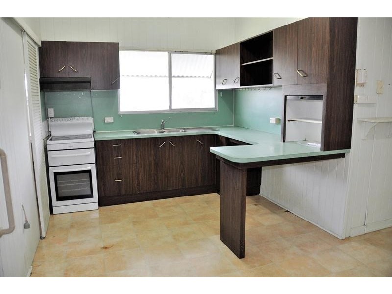 76 Broad Street, Sarina QLD 4737