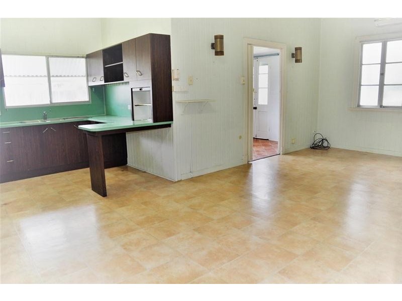 76 Broad Street, Sarina QLD 4737