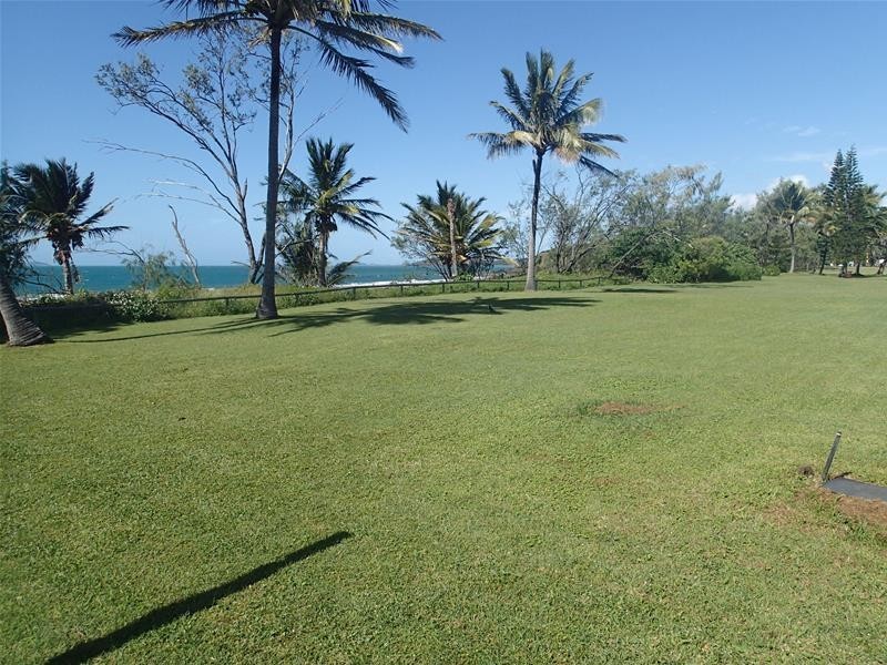 4/14 Owen Jenkins Drive, Sarina Beach QLD 4737