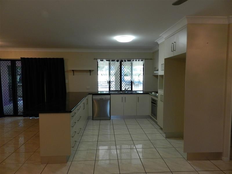 14 Crawford Street, Grasstree Beach QLD 4740