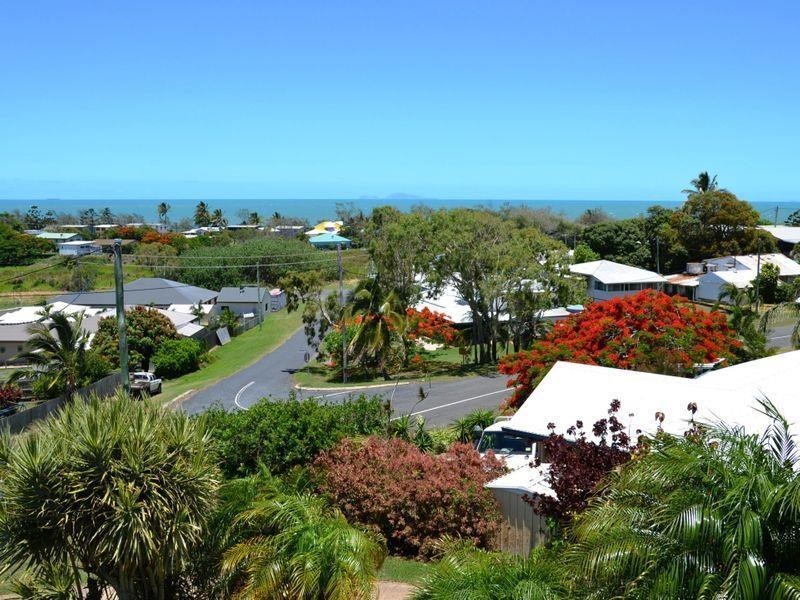 10 Antoney Lane, Sarina Beach QLD 4737