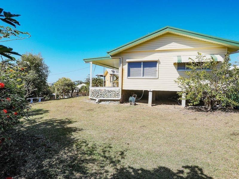 10 Antoney Lane, Sarina Beach QLD 4737