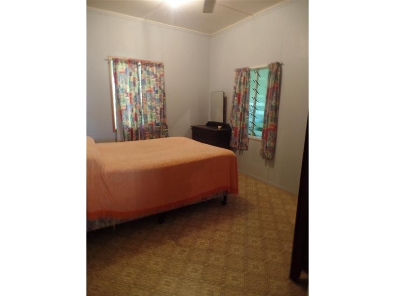 2 Captain Blackwood Drive, Sarina Beach QLD 4737