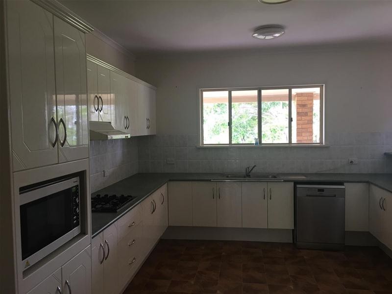 52 Edmunds Avenue, Hay Point QLD 4740