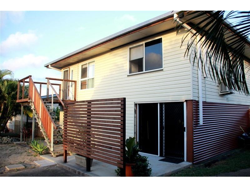 32 Place Avenue, Sarina QLD 4737