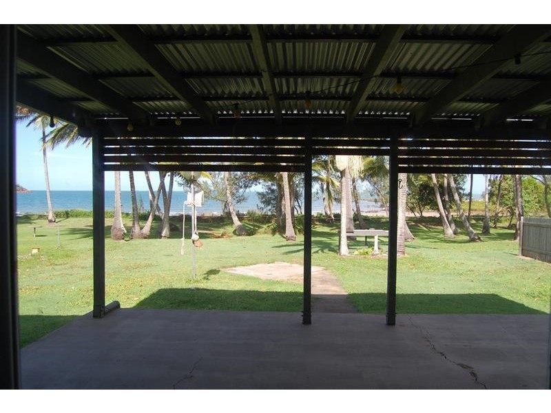 27 McCarthy Street, Hay Point QLD 4740