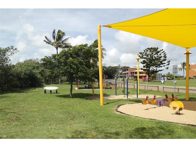 16 Owen Jenkins Drive, Sarina Beach QLD 4737