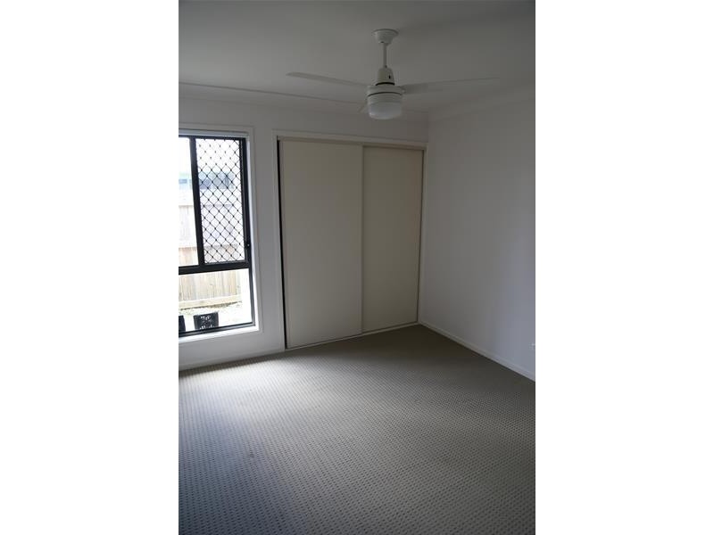 8 Oxford Street, Nebo QLD 4742