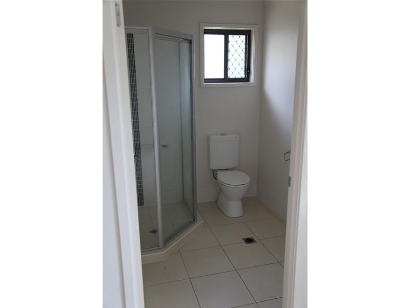 8 Oxford Street, Nebo QLD 4742