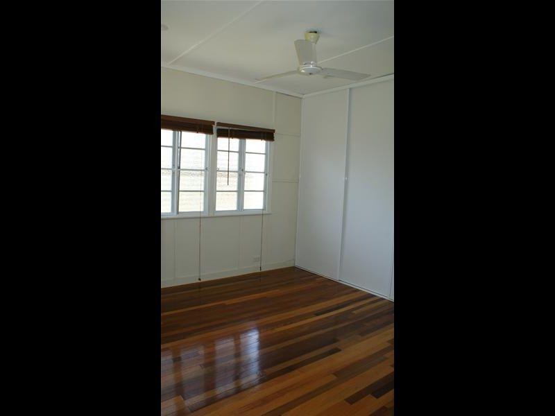 27 Atherton Street, Sarina QLD 4737