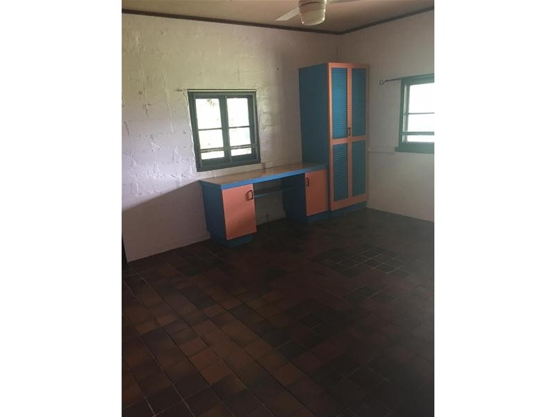 54 Edmunds Avenue, Hay Point QLD 4740