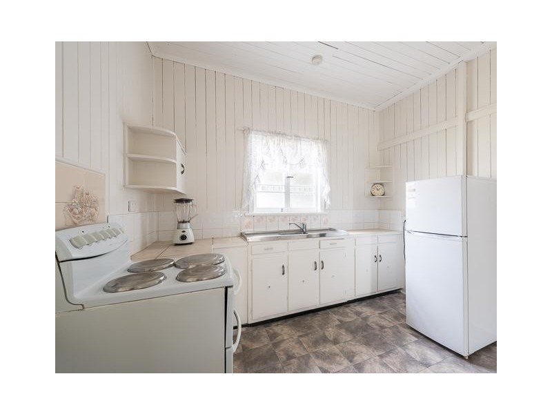 24 Edmonds Street, West Mackay QLD 4740