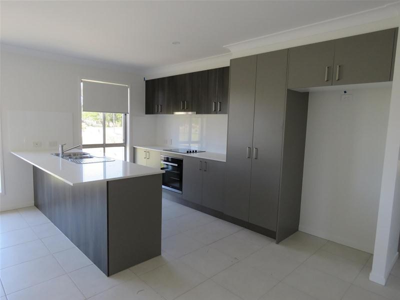 1/1 Elle Court, Armstrong Beach QLD 4737