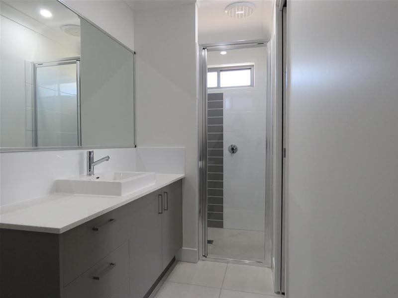 1/1 Elle Court, Armstrong Beach QLD 4737