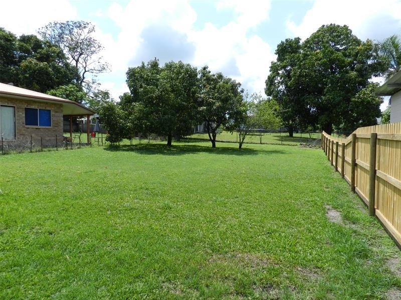 25 Range Road, Sarina QLD 4737