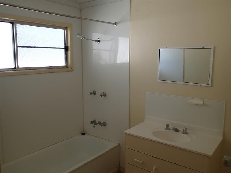 27 Langdon Street, Sarina QLD 4737