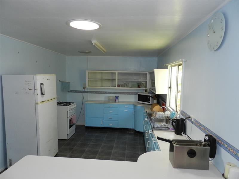 10 Arthur Street, St Lawrence QLD 4707