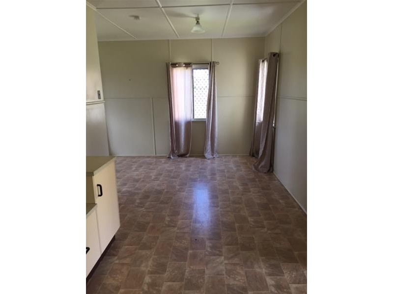 389 Shakespeare Street, West Mackay QLD 4740