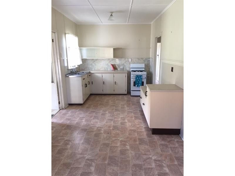 389 Shakespeare Street, West Mackay QLD 4740